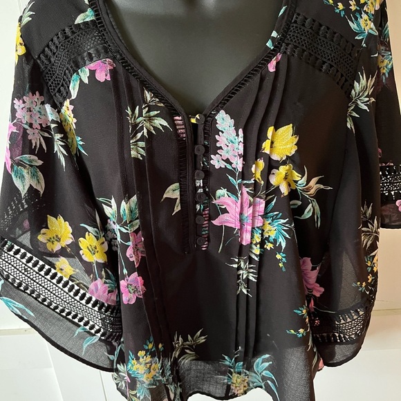 Zac & Rachel Black Floral Blouse - Picture 3 of 6
